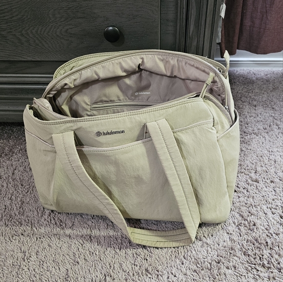 Lululemon Triple Zip Duffel Bag - Picture 9 of 12